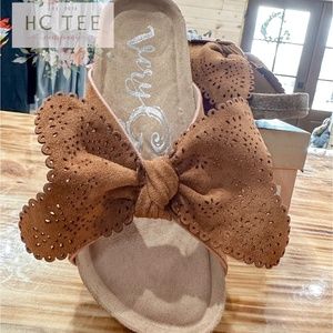 Gypsy Jazz Camel Bow Sandals